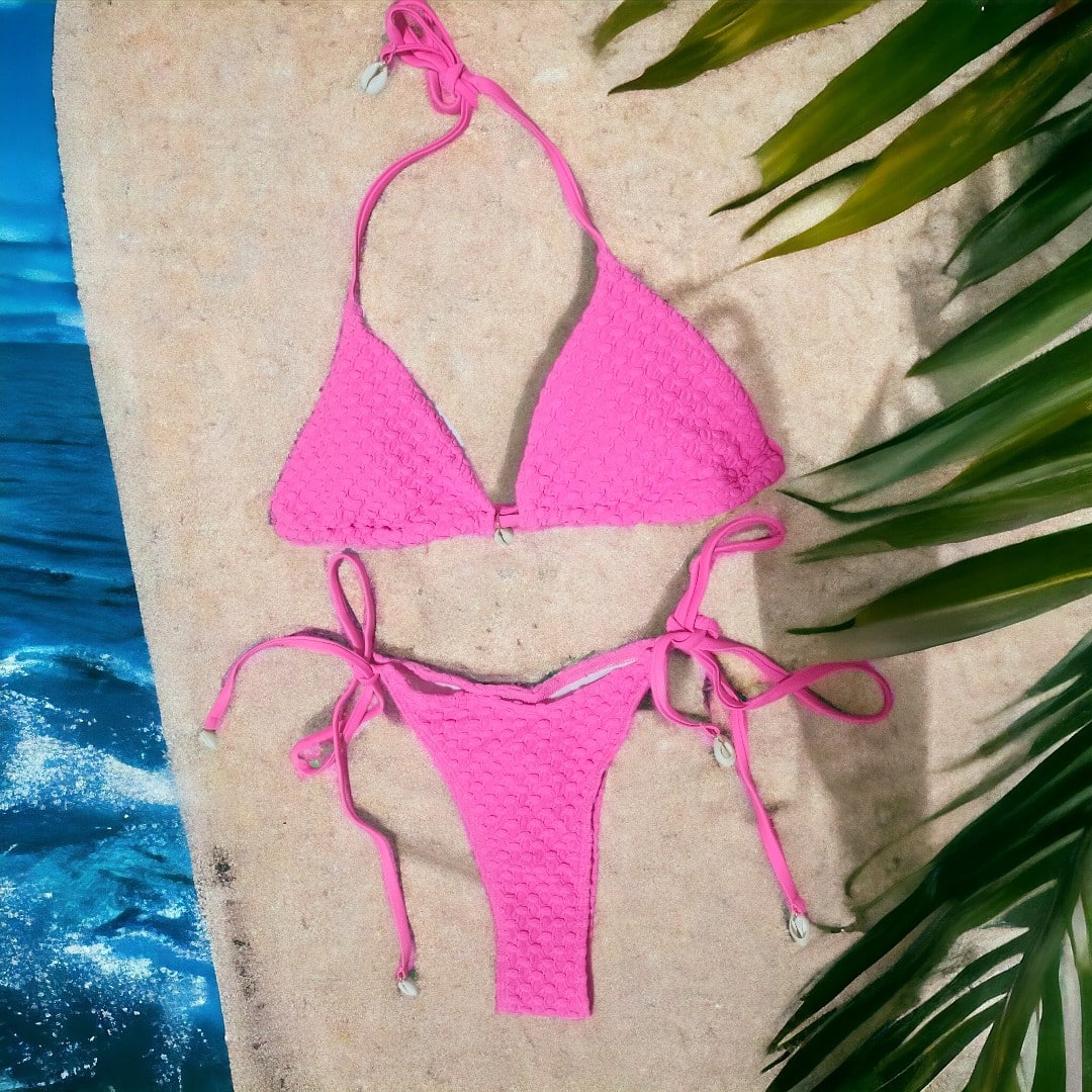 BIQUINI DE PRAIA NA COR ROSA EM TEXTURA