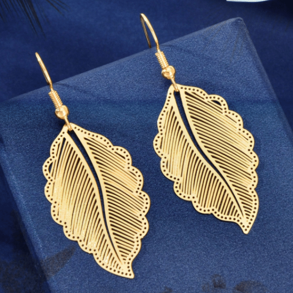 Brinco Folha dourado